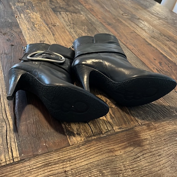 Boutique 9 Leather Bootie (5) - Picture 4 of 5